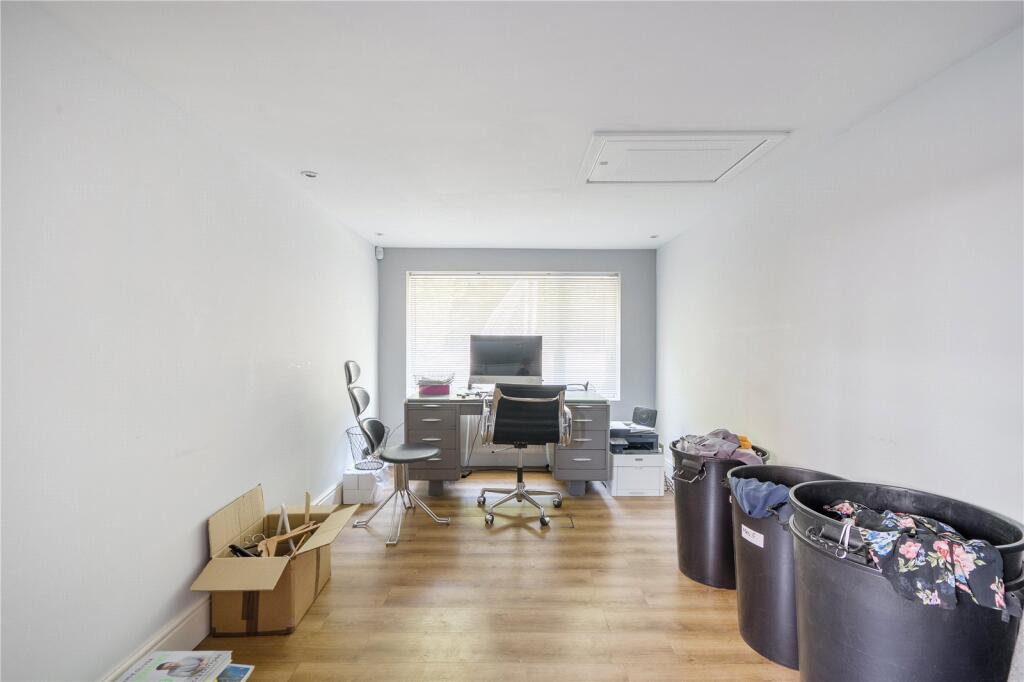 House in Epsom, Nork - View 5