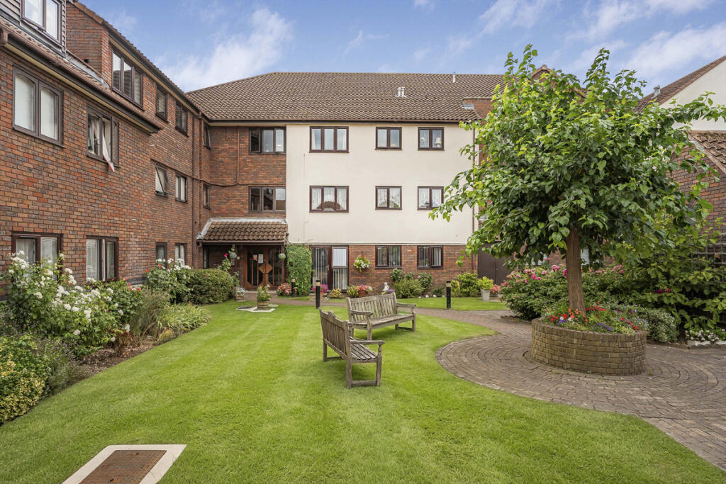 Apartment in Enfield - View 4