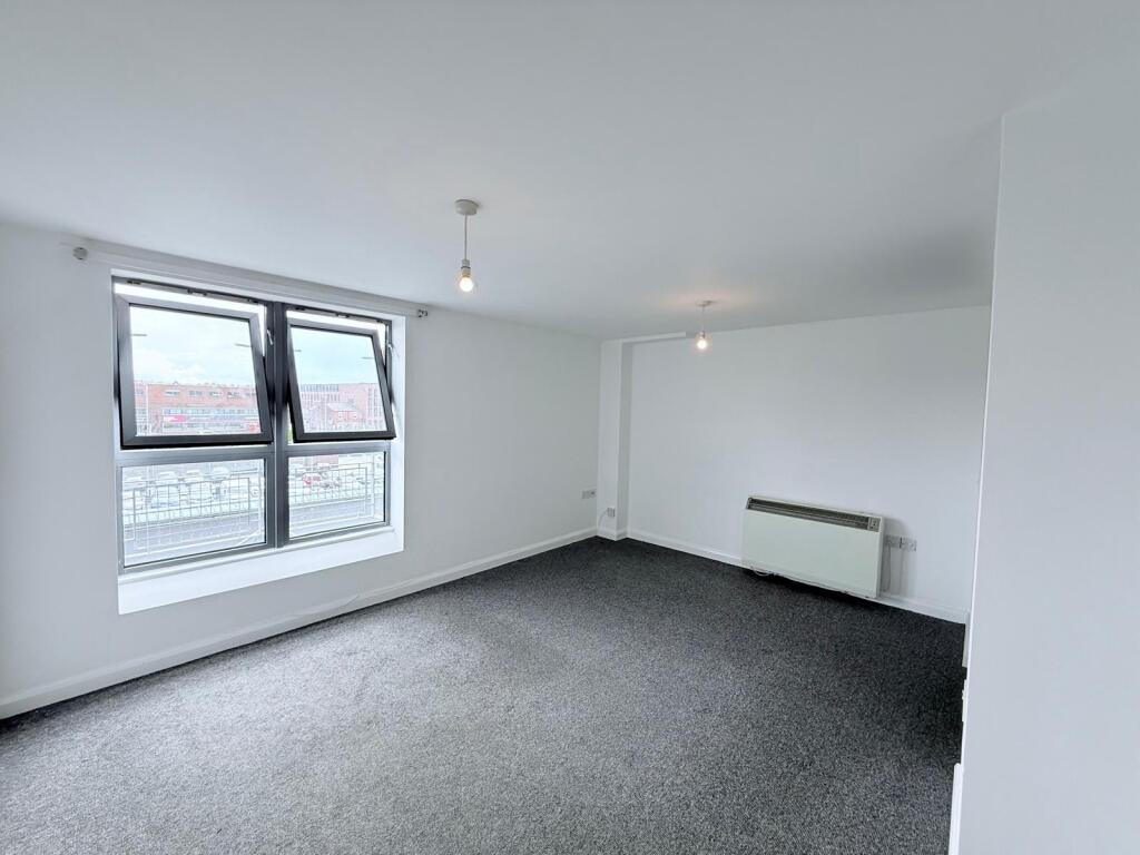 Apartment in Nottingham - View 3