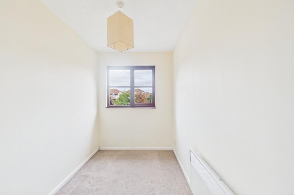 Apartment in Dartford, Stone - View 5