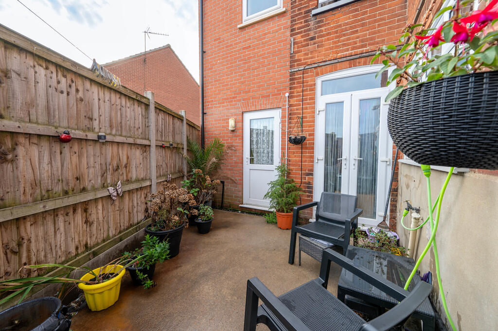 High Road West, Felixstowe photo 4