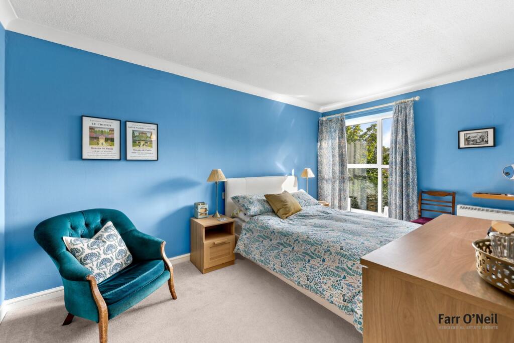 Apartment in Ilford - View 5