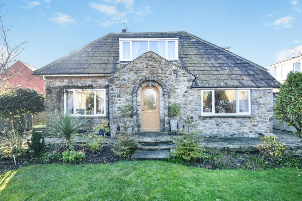 Main image of property: Moor Close, Killinghall, Harrogate