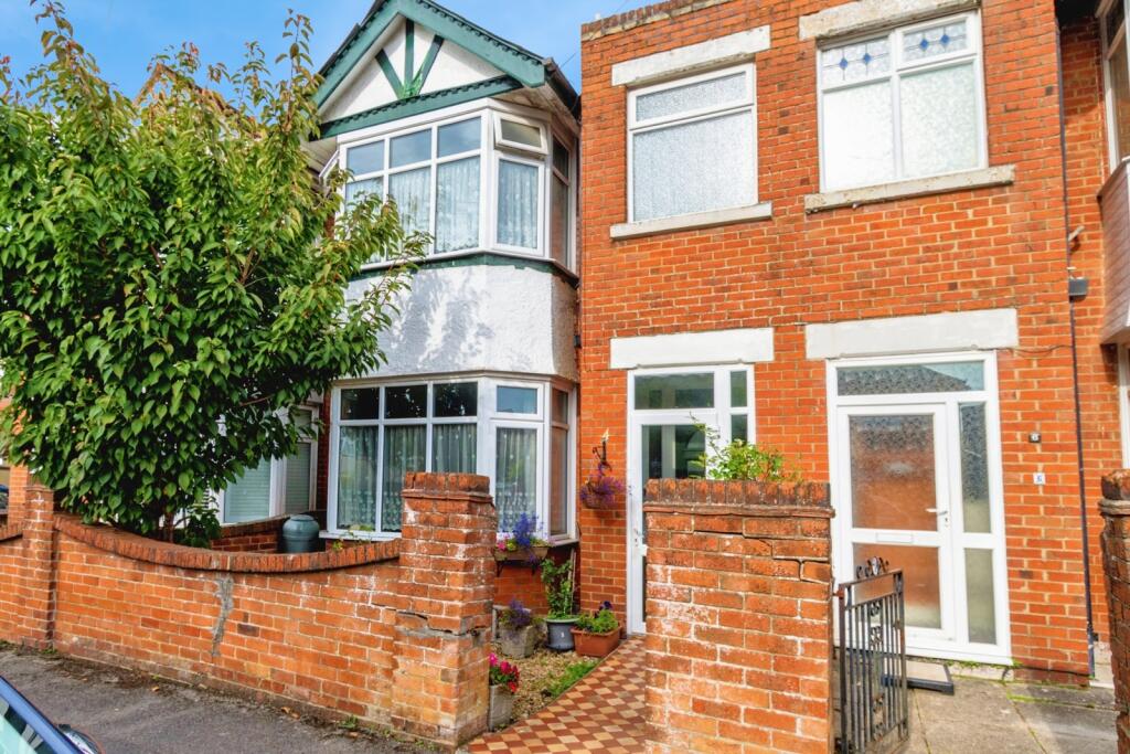 4-bed terraced on Whithedwood Avenue, Shirley, Southampton, Hampshire, SO15, £325,000