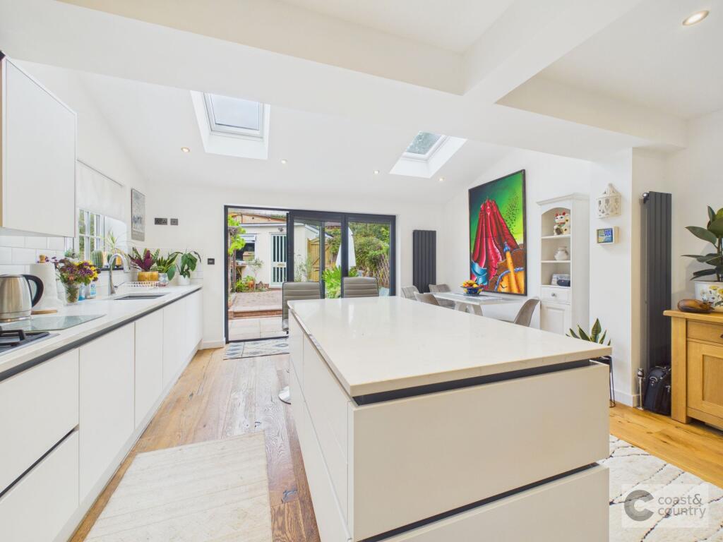 House in Torquay - More