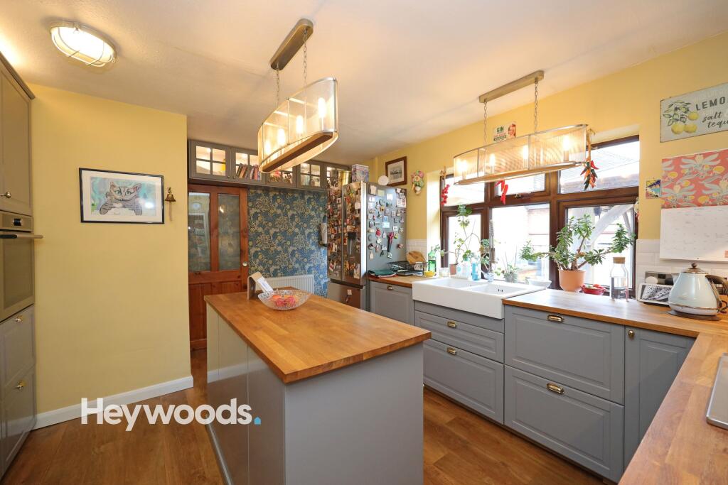 House in Stoke-on-Trent - View 5