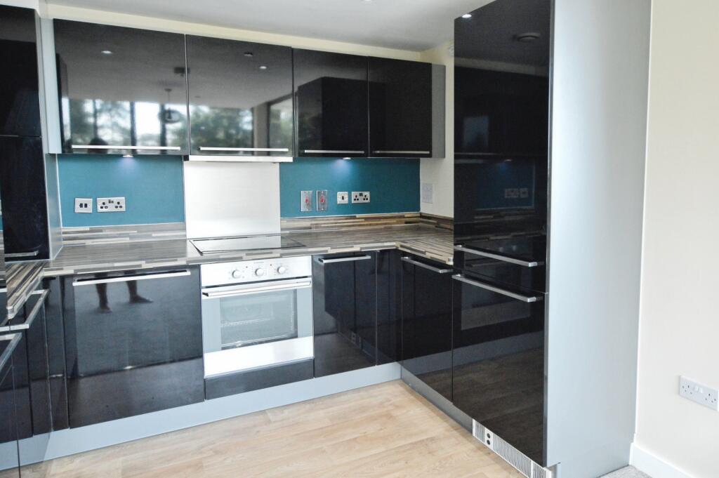 Apartment in St Albans - View 3