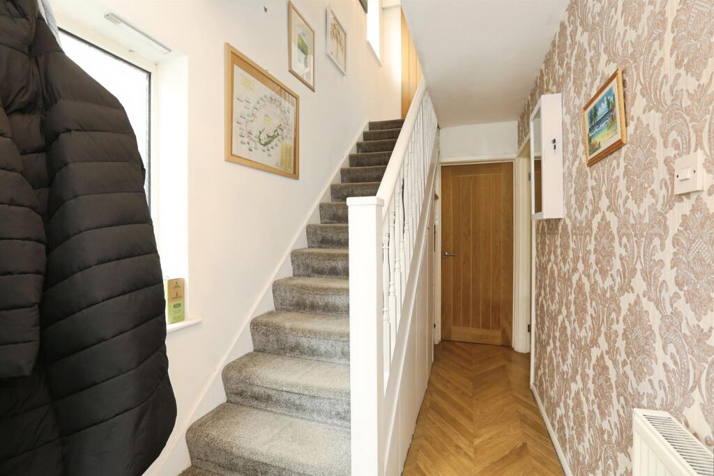 House in East Grinstead, Ashurst Wood - More
