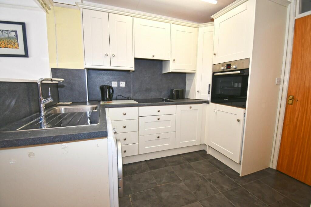 The Lawns Drive, Broxbourne, Hertfordshire, EN10 photo 4