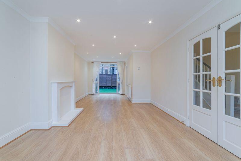 3 bedroom town house for rent