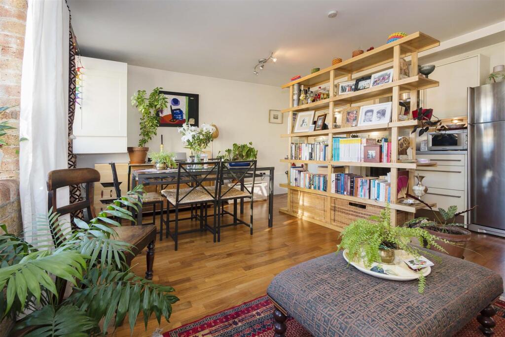 Apartment in London - View 5