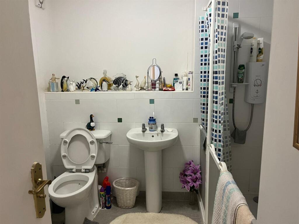 Apartment in St Albans - View 5