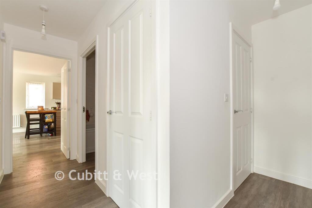 Apartment in Horsham, Colgate - More