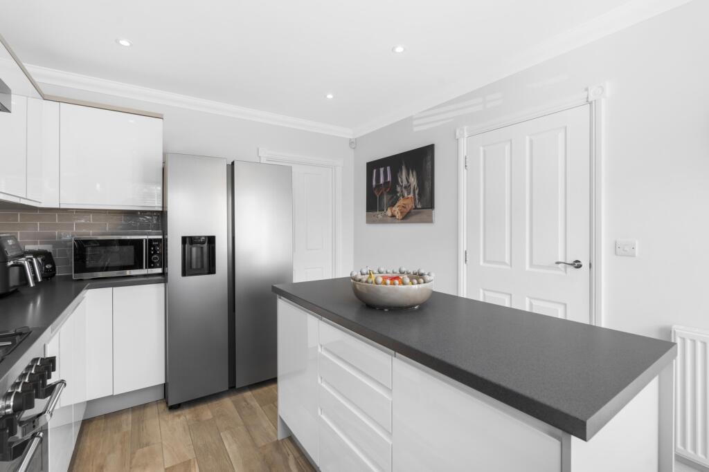 Woodlands Park Drive, Dunmow, Essex, CM6 photo 5