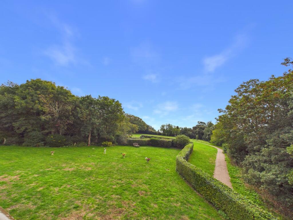 3 Steven Court  Pegwell Road, Ramsgate, CT11 photo 4
