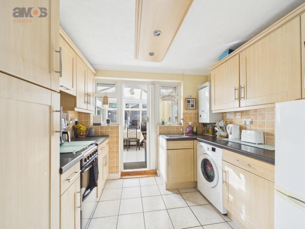 House in Castle Point, Hadleigh - View 5