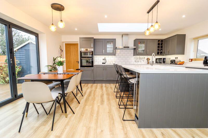 Castlewood Close, Clevedon photo 4