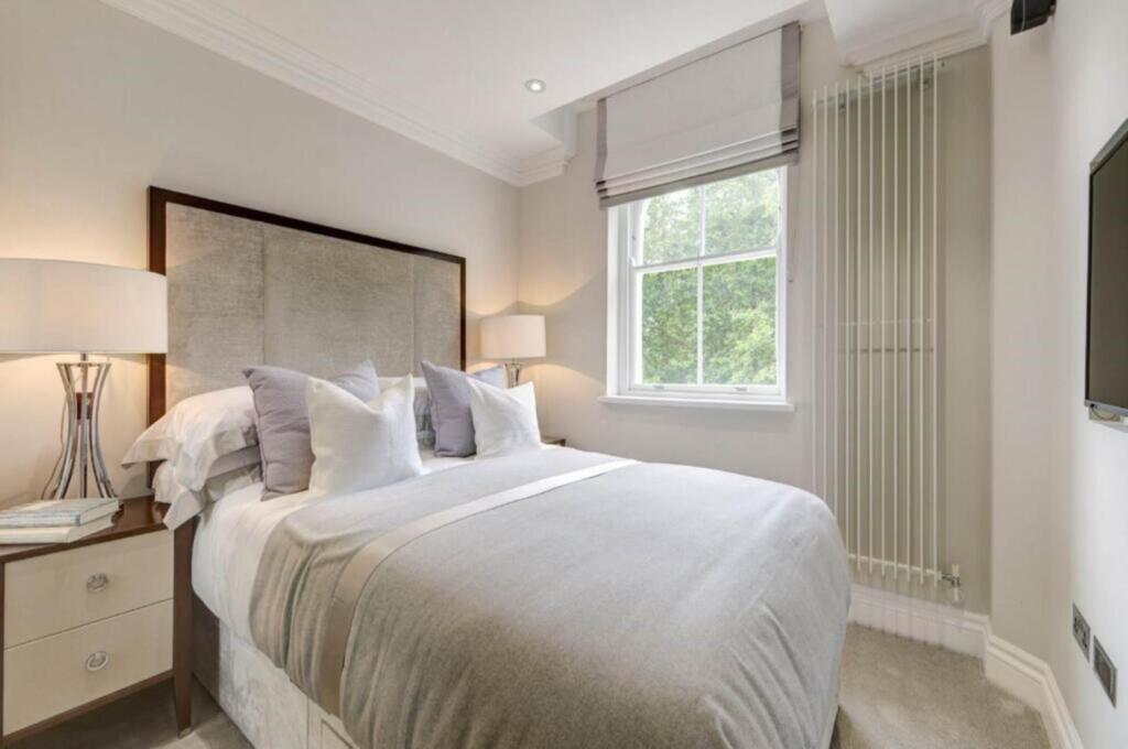 Apartment in London, City of Westminster - View 4