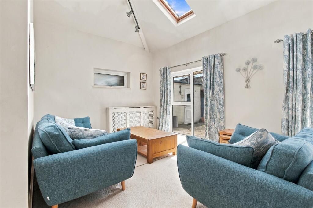 House in York - View 4