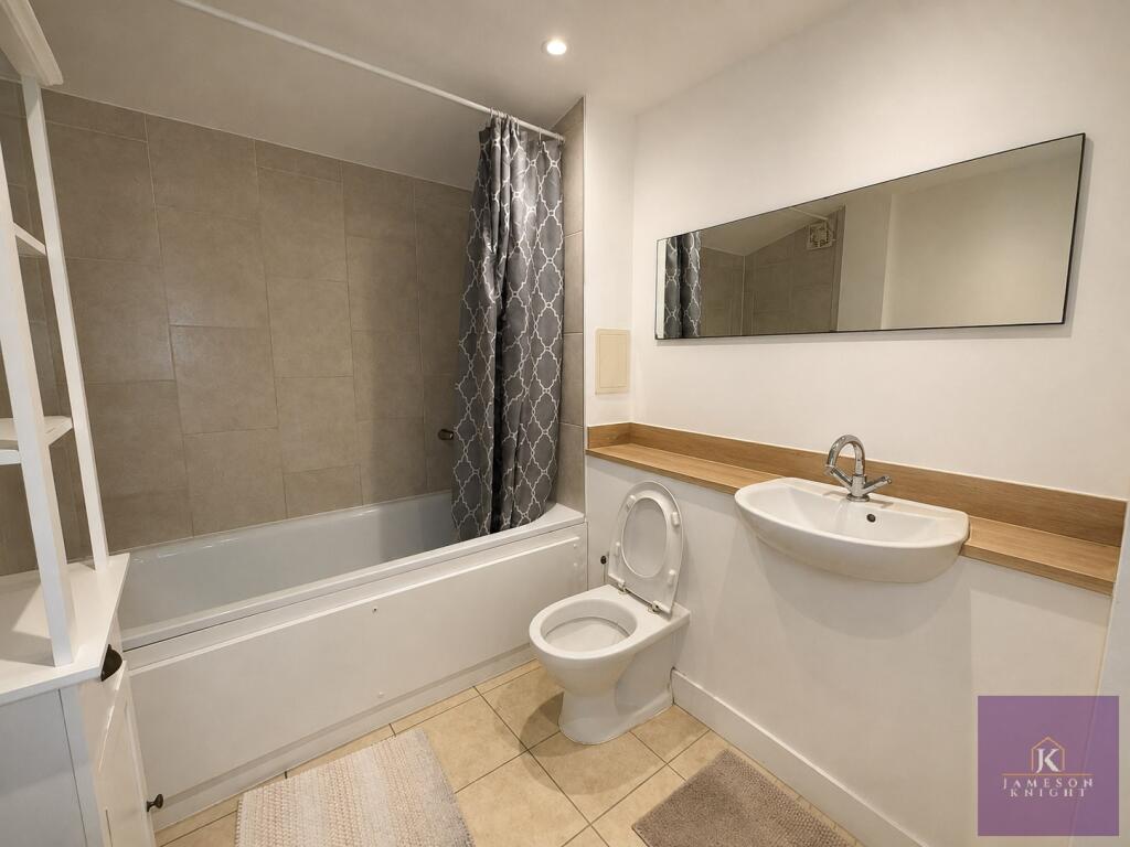 Apartment in London - View 5