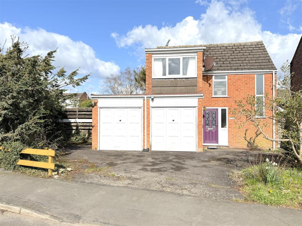 Main image of property: Daly Avenue, Hampton Magna, Warwick