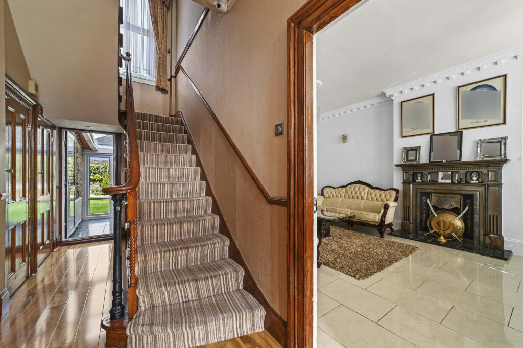 House in London - View 2