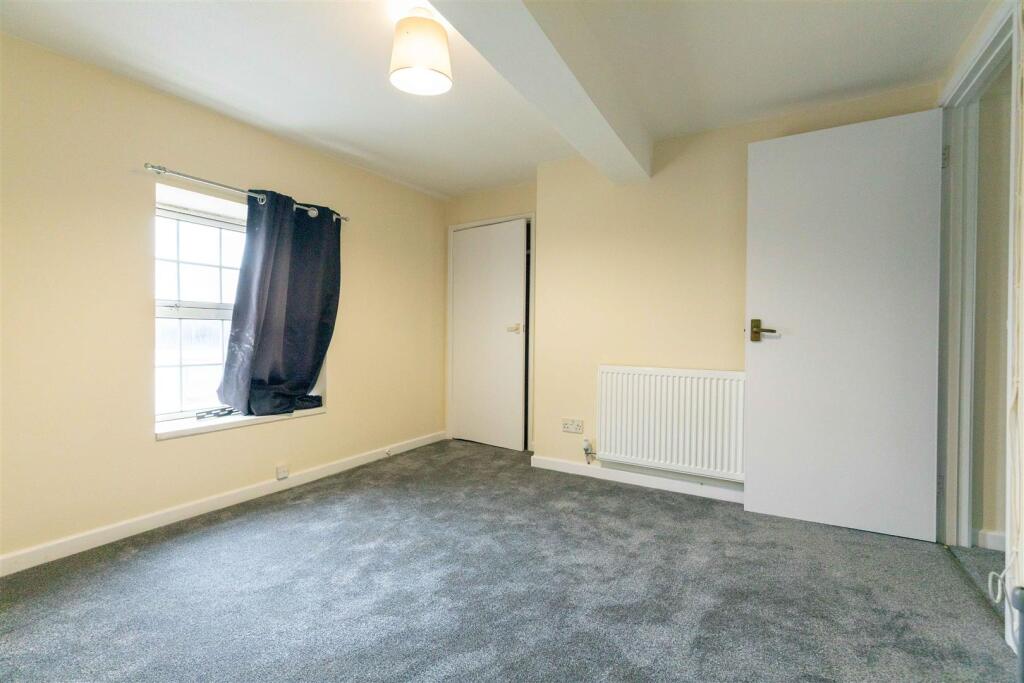 Warminster Road, Westbury photo 5
