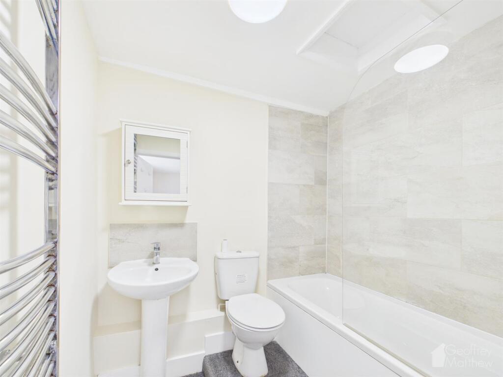 Apartment in Epping Forest, Roydon - View 4