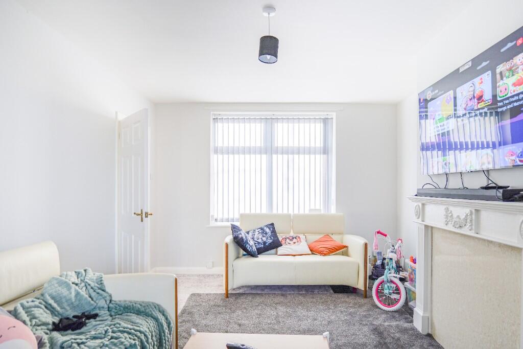 Maricourt Avenue, Blackburn, Lancashire, BB1 photo 2