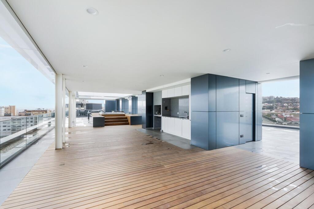 Main image of property: Oporto