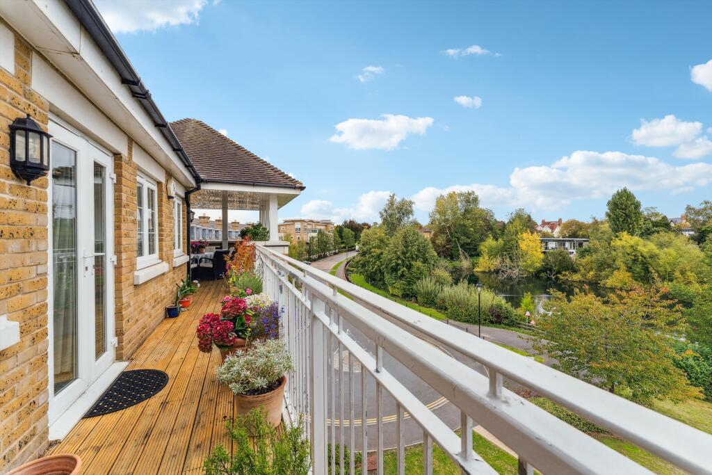 3-bed flat on Clear Water Place, Summertown, Oxford, OX2, £1,995,000