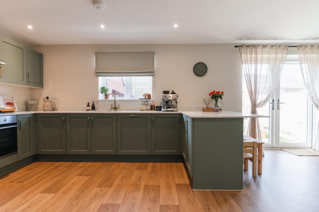House in Weldon, North Northamptonshire - More