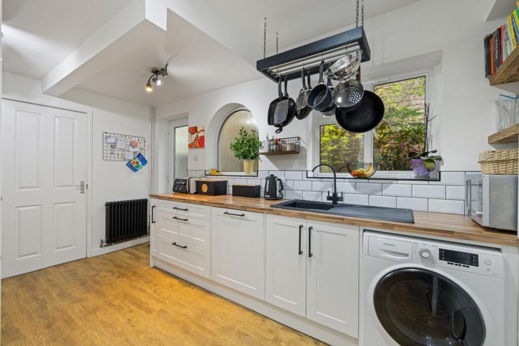 Main image of property: Sun Brow, Haslemere, GU27