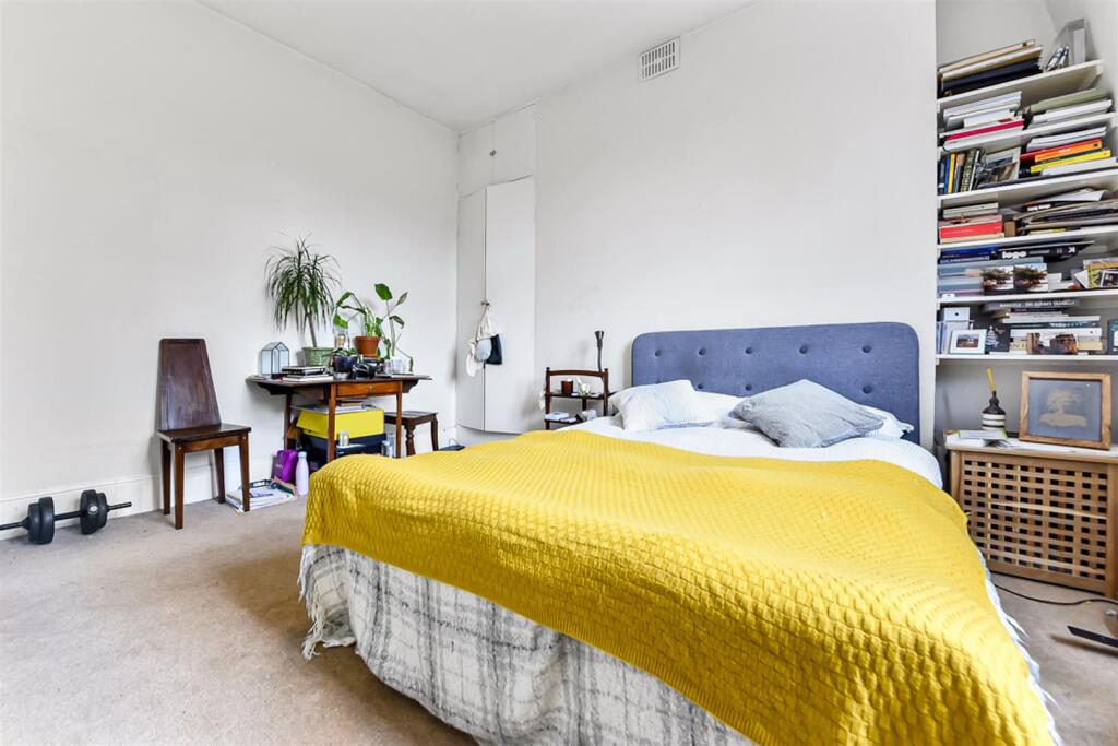 Apartment in London - View 4