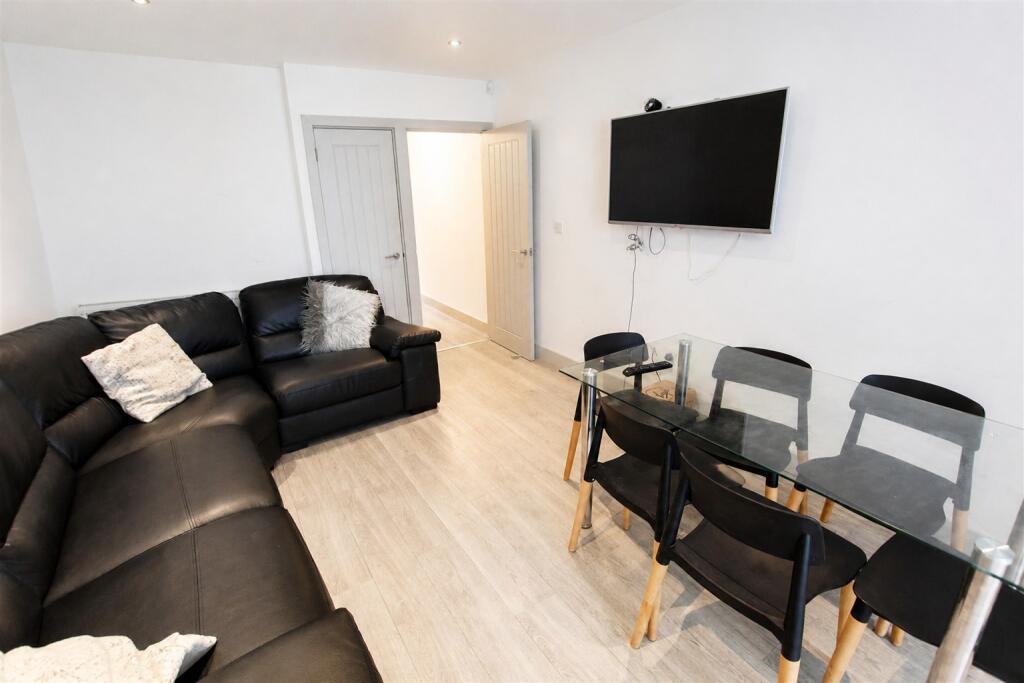 House in Birmingham, Bournbrook - View 2