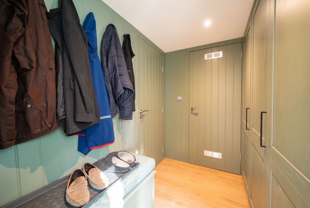 43 Barkers Lane, Wythall, Birmingham, B47 6BY photo 3