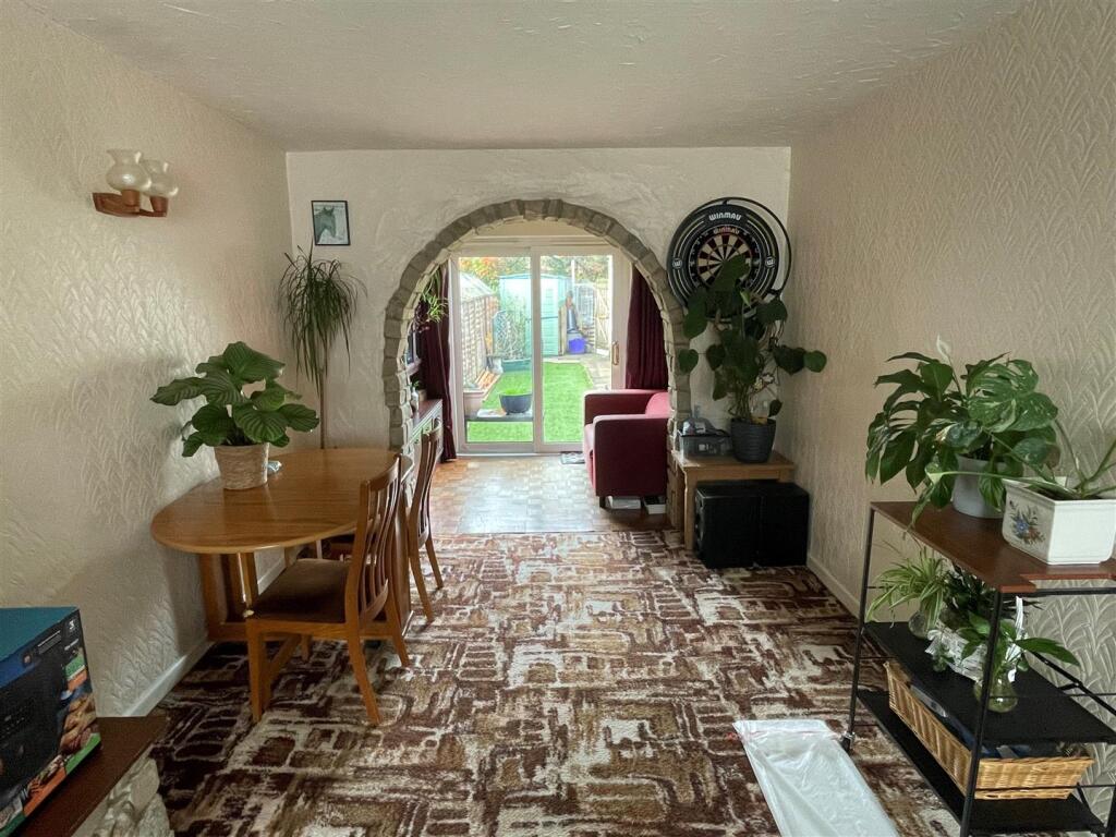 Holmwood Close, Winterbourne, Bristol photo 3