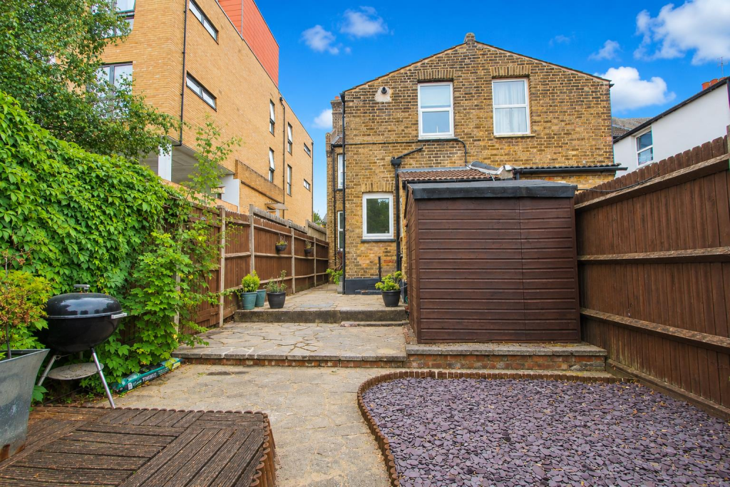 Apartment in Carshalton, The Wrythe - View 2