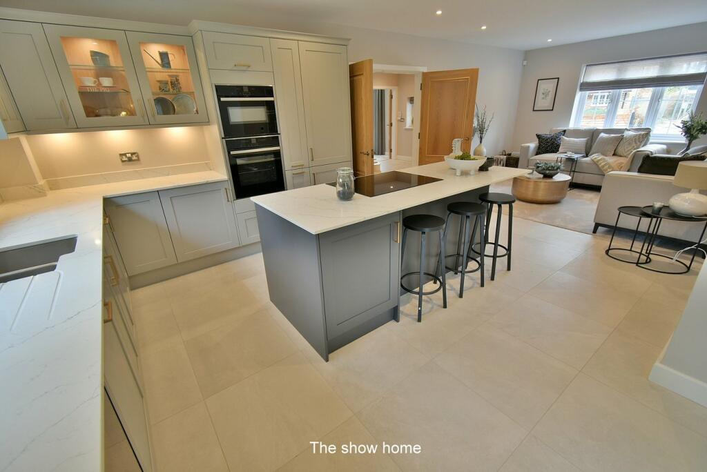 The Warren, Badgers Walk, Ferndown, BH22 photo 4