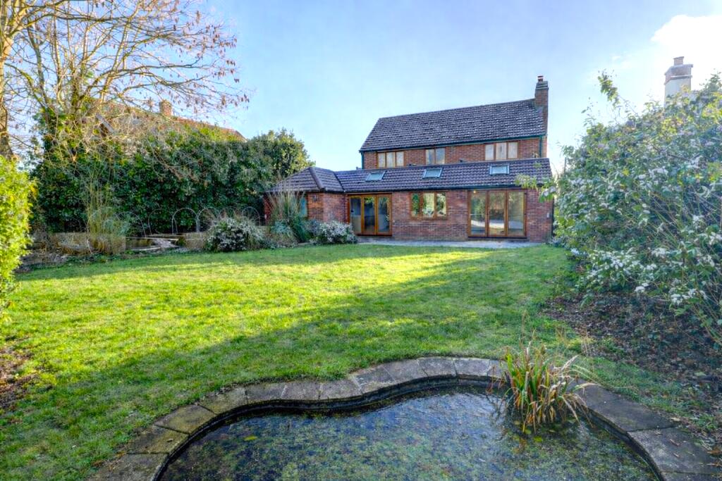 House in Lacey Green, Buckinghamshire - View 2