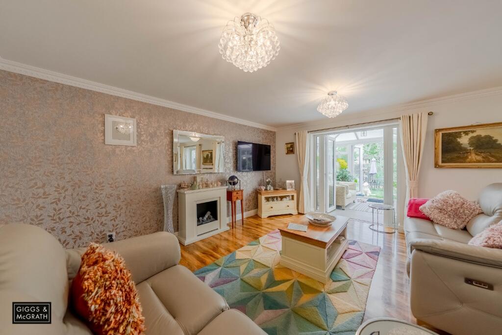 House in Huntingdonshire, Grafham - More