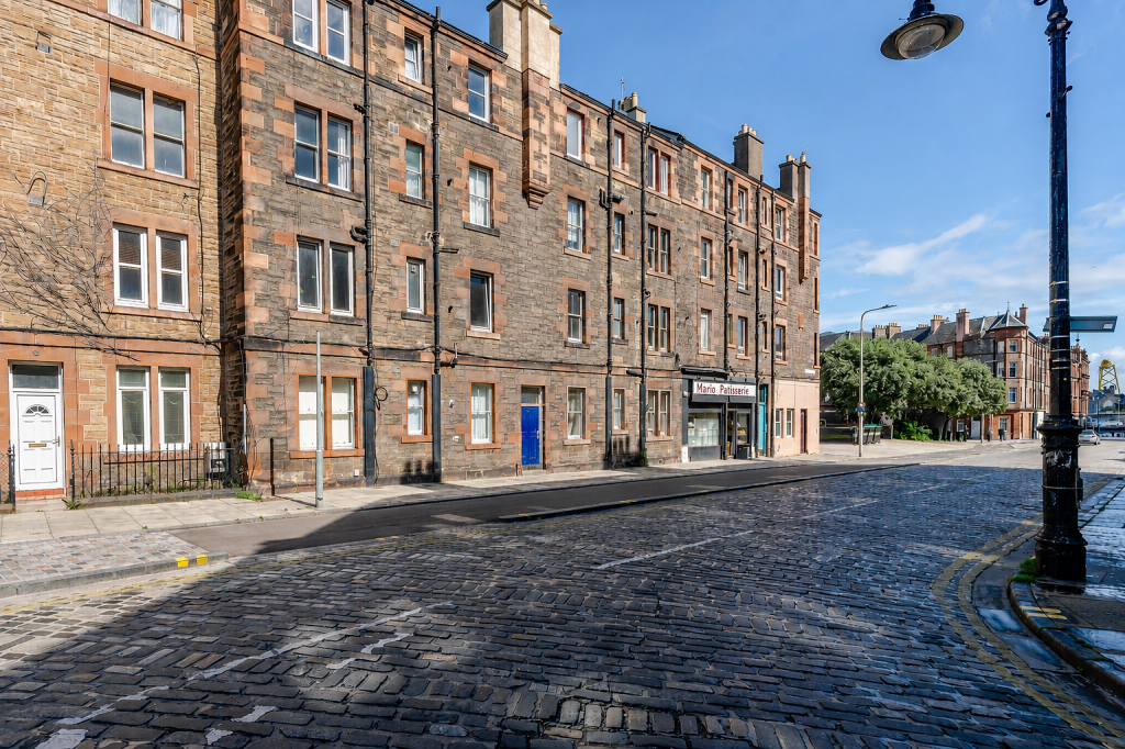 1-bed flat on 2f4 26 Henderson Gardens, Leith, Edinburgh, EH6 6BX, £170,000