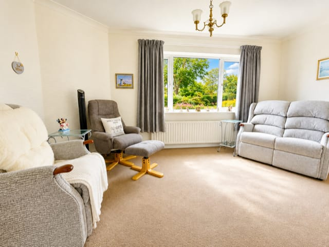Glen View Close, Nab Wood, Shipley, BD18 photo 3