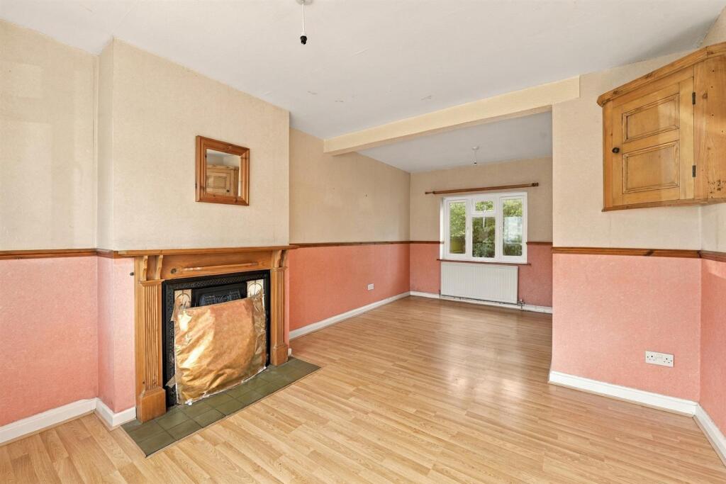Windsor Close, Bollington, SK10 5ET photo 2