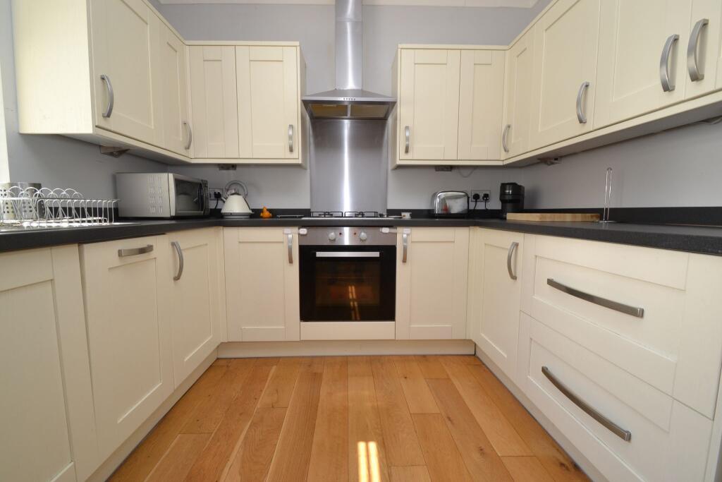 House in Bradford, West Yorkshire - View 4