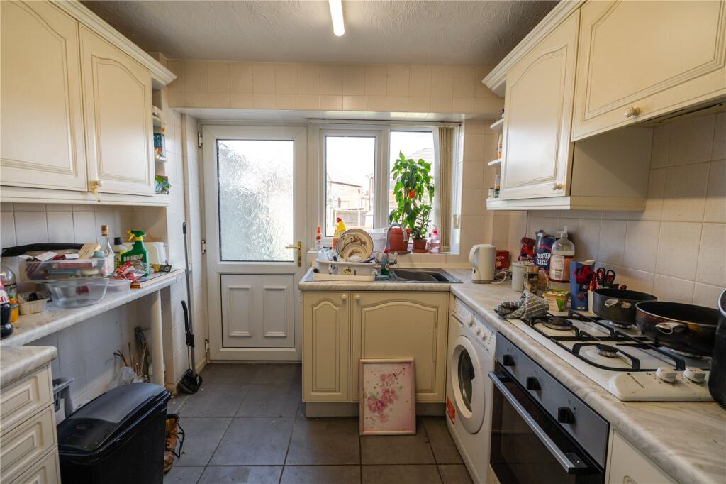 House in Grimsby, Yarborough - More