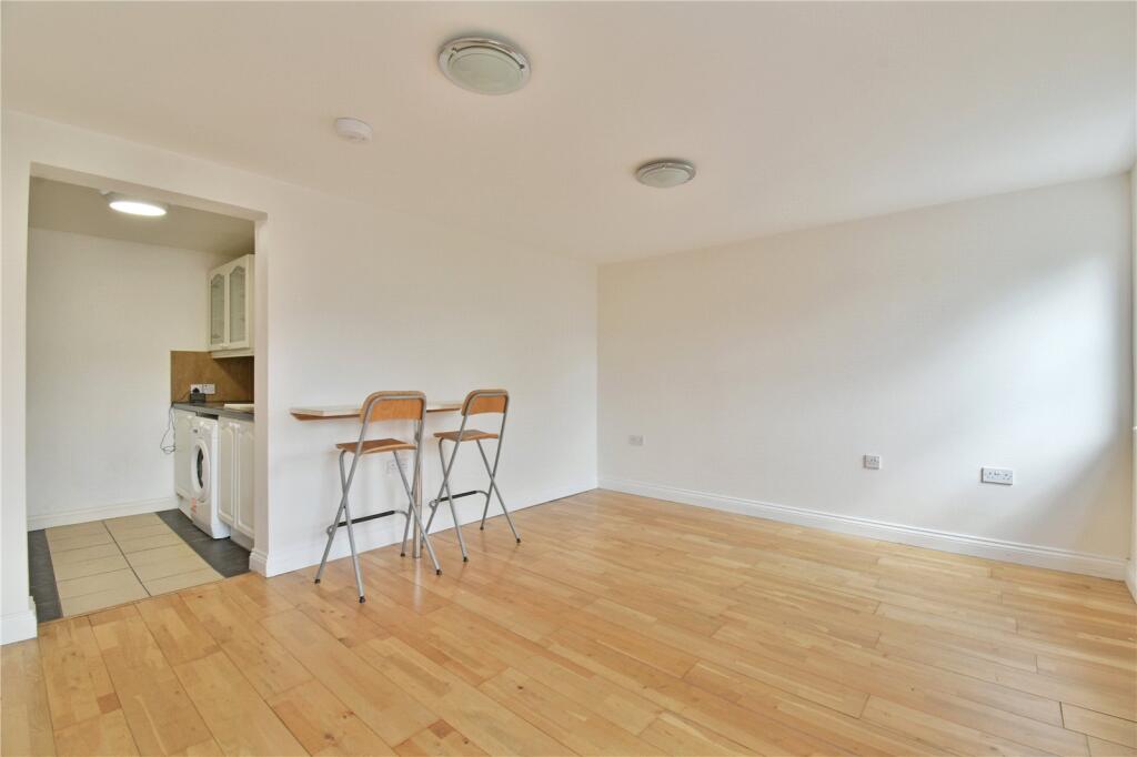 School Lane, Heaton Chapel, Stockport, SK4 photo 3