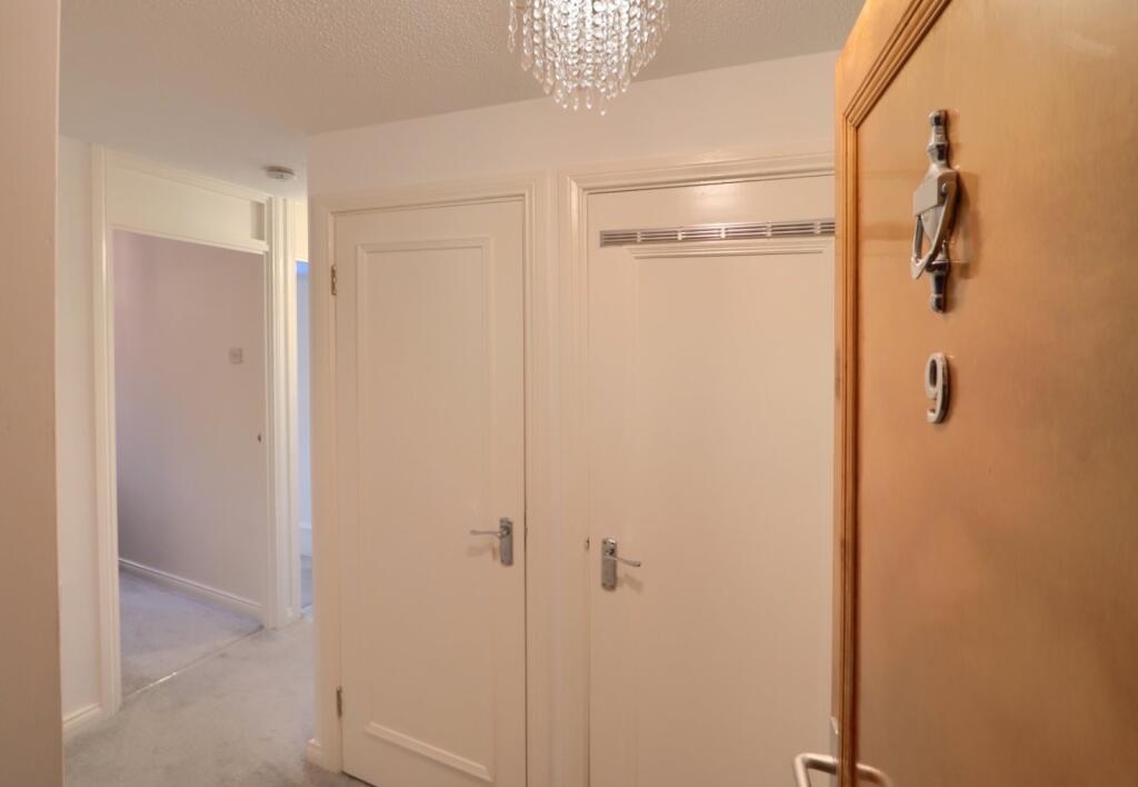 The Larches, Foxwood Drive photo 5