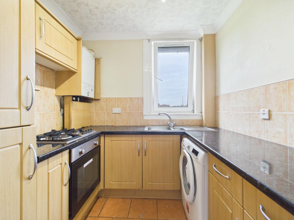 Apartment in Busby, Overlee, Stamperland - View 5