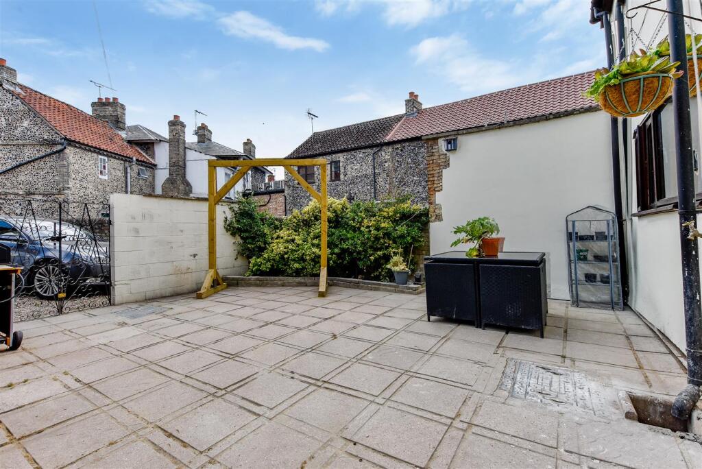 House in Ipswich - View 5